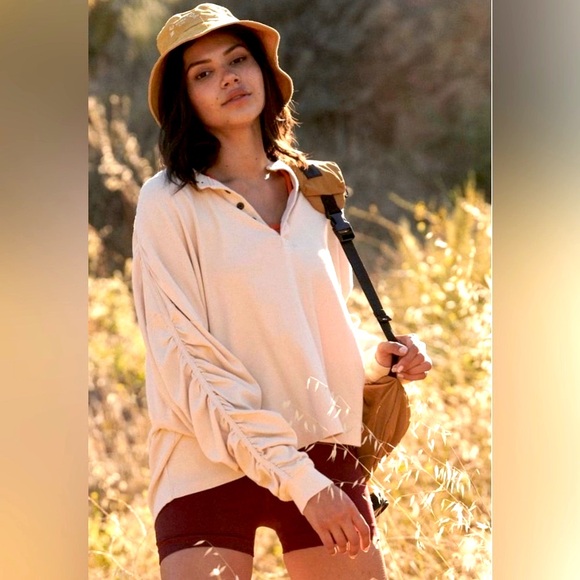 Free People Flow State Layer Top  NWOT Size M Color Peach/Orange - Picture 1 of 9
